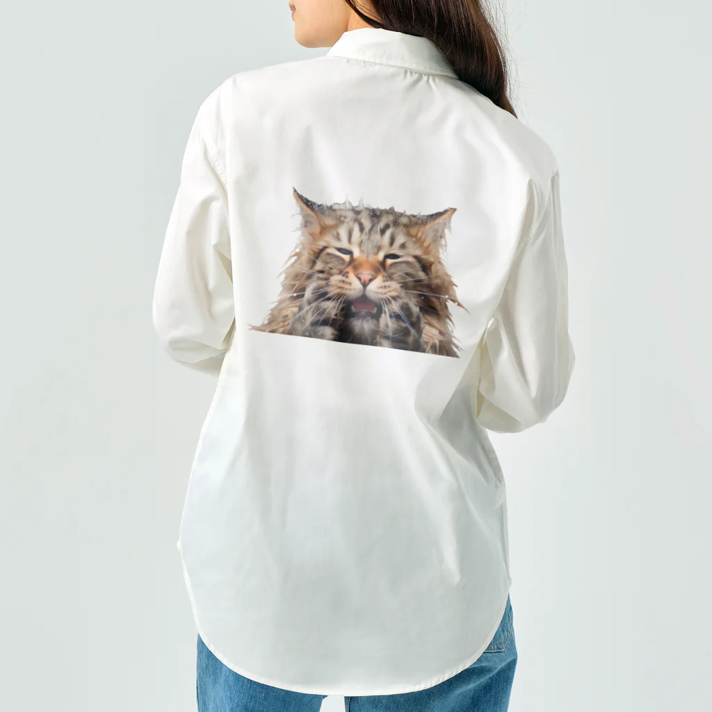 日向ぼっこのずぶ濡れ猫 Work Shirt