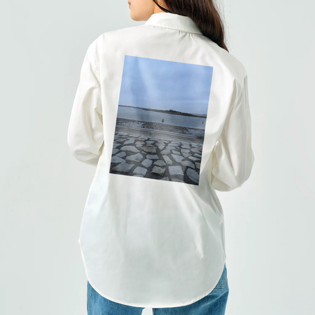 DEbUの海背景デブ ワークシャツ