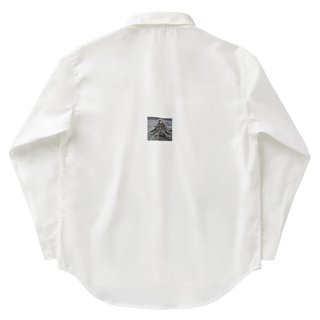 gabliel.の泥遊びをする子ども Work Shirt