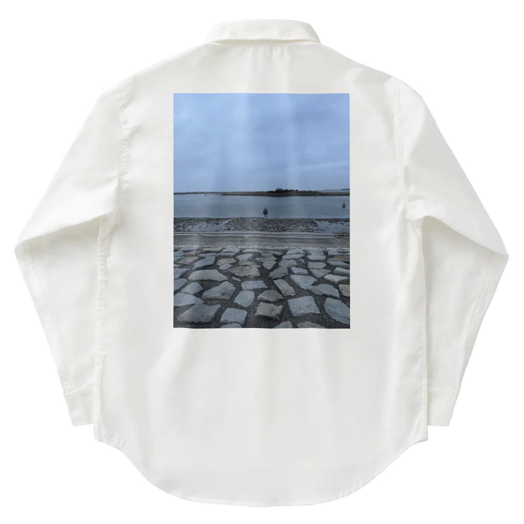 DEbUの海背景デブ ワークシャツ