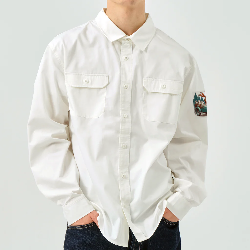 シマのバイクに乗る狼の親子 Work Shirt