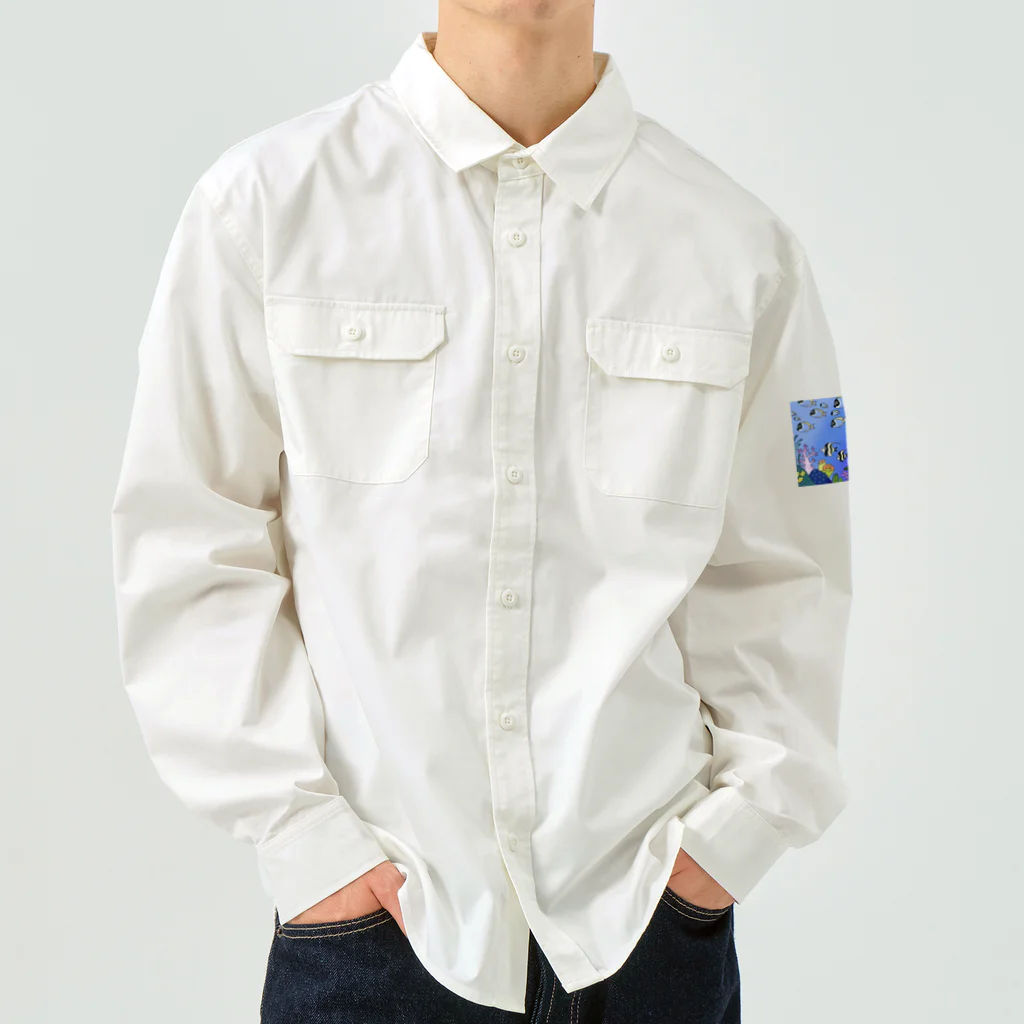 栗坊屋のパウダーブルーが泳ぐ海 Work Shirt