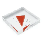Hの三角形　red Acrylic Block :placed flat