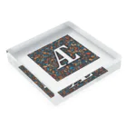 MACOCCHIの一瞬で目を引く！アルファベットの美しい装飾文字 Acrylic Block :placed flat