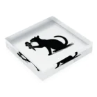 YPO_industryのアイスを舐める猫 Acrylic Block :placed flat