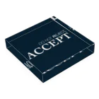 WONDERLANDのACCEPT （青背景） Acrylic Block :placed flat