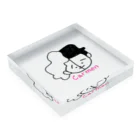 お笑い芸人　モダンタイムス公式グッズのカルメンちゃん Acrylic Block :placed flat