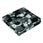 Japanese Fabric Flower coconの花群生紋様　月白×墨色 アクリルブロックの平置き