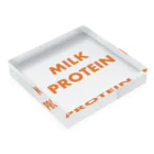 MarinaのMILK PROTEIN  アクリルブロックの平置き