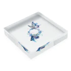 華涙(haru)goodsの羽化 Acrylic Block :placed flat