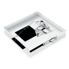 Cordelia　SUZURI分室のGERDA "Black square" Acrylic Block :placed flat