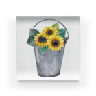 Fred HorstmanのWatering bucket and sunflowers  じょうろ と ひまわり アクリルブロック