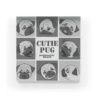 BEACSのCutie Pug 8面相 Acrylic Block