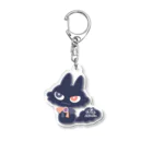 airaの見上げ黒猫のアクリルキーホルダー Acrylic Key Chain