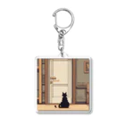 masaのドアの前で待っている猫 Acrylic Key Chain