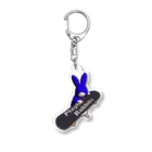 鬼鞍 ONIKURAのPlayful Rabbits ブルー Acrylic Key Chain