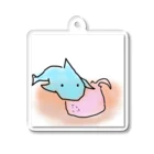 みんちょの家のサメに乗っかられるエイくん Acrylic Key Chain