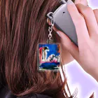 色にまみれるアニマル達のそれでも明日を Acrylic Key Chain