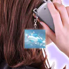 青シャチの泳ぐ青シャチ Acrylic Key Chain