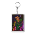 Hiroki Kitazawaのドラゴンの服を着た男 Acrylic Key Chain