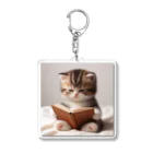 しんふぉショップの読書する赤ちゃんネコのグッズ Acrylic Key Chain