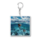 AQUAMETAVERSEのモルジブの大海原で人魚が泳いでいますsanae2074 Acrylic Key Chain