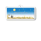 OHJUYAのMoon, sandy beach and cat Acrylic Key Chain