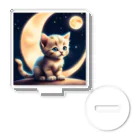 宇宙と猫の月を見る子猫 Acrylic Stand