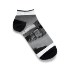 崖っぷちのポニョの"Nostalgia Ville：さびれた町の魅力を感じるグッズ" Ankle Socks