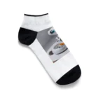 d-design-labのごはん食べてるロボ Ankle Socks