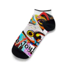 G.O.A.T.designの華やかな色合いが目を引く可愛らしい犬 Ankle Socks