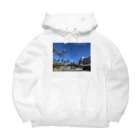 kazuminのBlue sky Big Hoodie