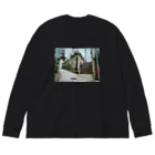 REST IN RECORDSのストリートスナップ｜坂道と階段 Big Long Sleeve T-Shirt