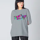 VRIGVTVSHI のアリガタシ™ NEON GRAY ビッグシルエットロングスリーブTシャツ