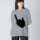 小鳥と映画館の見上げるニャンコ Big Long Sleeve T-Shirt