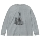 Saza-nami Antique designのこっちを見てる犬 ビッグシルエットロングスリーブTシャツ