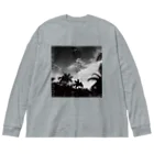 uche designのSUMMER VACATION Big Long Sleeve T-Shirt