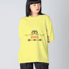 田舎ショップの2022年、強く生きよう！ Big Long Sleeve T-Shirt