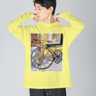 shi-chi Labo graph(詩一）のブルージュの骨董品店 ビッグシルエットロングスリーブTシャツ