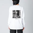 yuji shopの天に向かって胸を張り、大地にしっかり根を下ろすためのTシャツ Big Long Sleeve T-Shirt