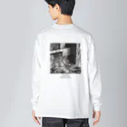 yuji shopの天に向かって胸を張り、大地にしっかり根を下ろすためのTシャツ Big Long Sleeve T-Shirt