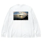 ～十和田湖の案内人～遊部屋十和田のSunrise at Lake Towada ビッグシルエットロングスリーブTシャツ