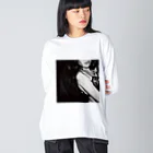 SOKICHISAITOのThe Intersection of a Turning Woman and AI: A Genesis of New Life #011 #forntprint ビッグシルエットロングスリーブTシャツ