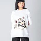 ちゅんきちショップのホワイトタイガーの赤ちゃん Big Long Sleeve T-Shirt