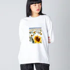 kazu_gの季節外れの雪の中のに咲く、季節外れのヒマワリ Big Long Sleeve T-Shirt