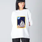 Kasabrankaの惑星を見る猿の親子 ビッグシルエットロングスリーブTシャツ