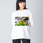 guchy-kのヤチブキの輝き Big Long Sleeve T-Shirt