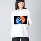 Superherooの氷と炎が追いかけあう Big Long Sleeve T-Shirt