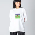 クロスクリエイティブのサッカーをしているトラ Big Long Sleeve T-Shirt