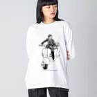 ファンシーTシャツ屋のクラシックスクーターに乗る男性 Big Long Sleeve T-Shirt